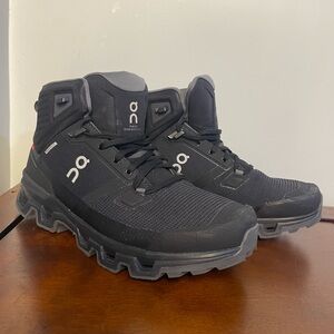 Cloudrock 2 Waterproof Hiking Boots Men’s 8.5 or Woman’s 10